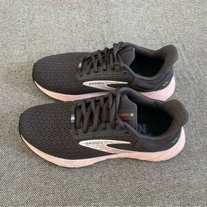 Brooks Anthem 6 Women’s Athletic Running Shoes